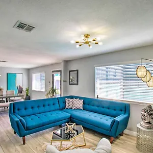 Charming With Patio About 3 Miles To Dtwn! Holiday home Phoenix